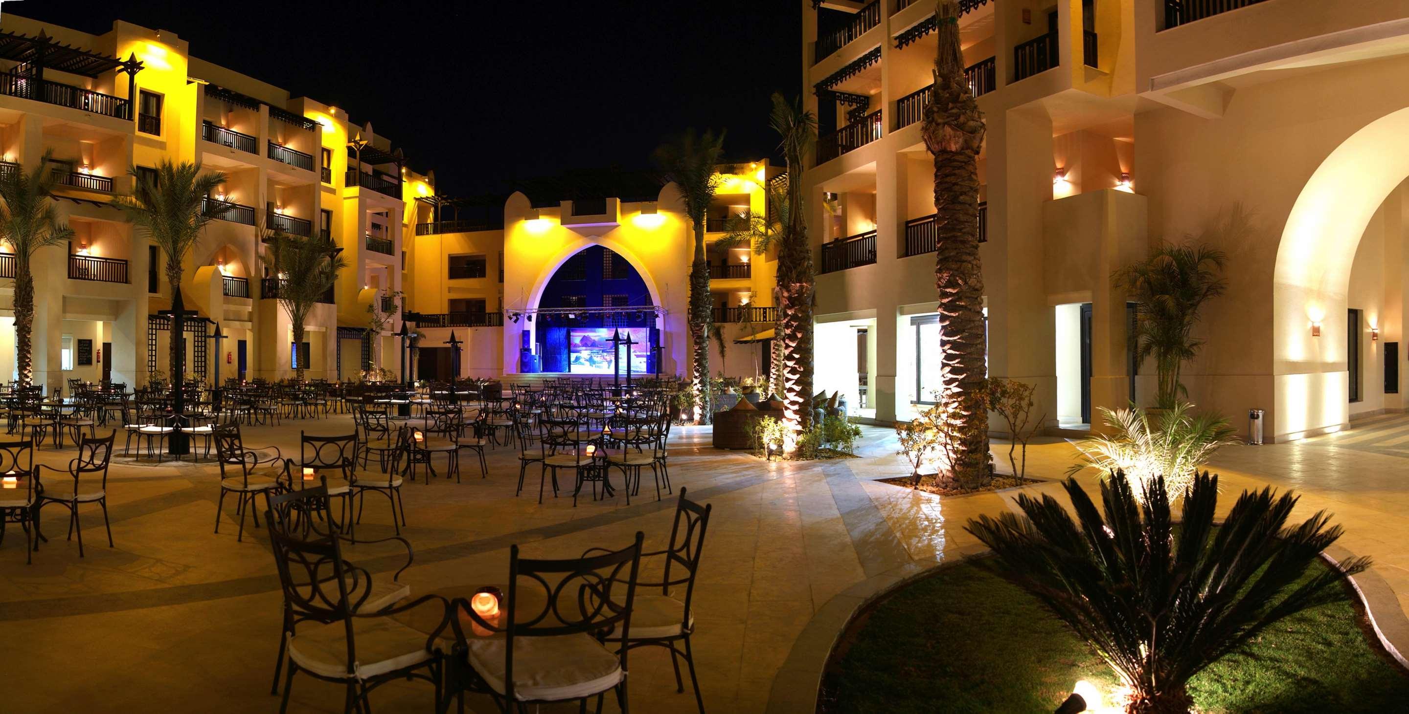 Steigenberger Aqua Magic, All Inclusive Hurgada Dış mekan fotoğraf The hotel's main square