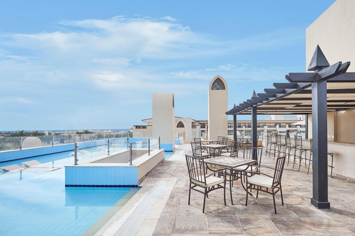 Steigenberger Aqua Magic, All Inclusive Hurgada Dış mekan fotoğraf Rooftop pool at the Westin