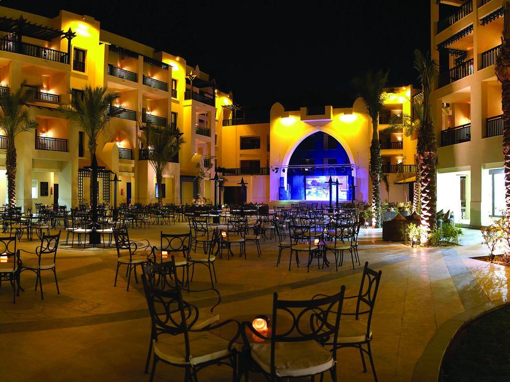 Steigenberger Aqua Magic, All Inclusive Hurgada Dış mekan fotoğraf The resort at night