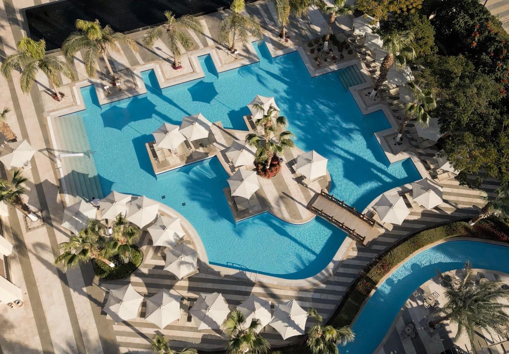 Steigenberger Aqua Magic, All Inclusive Hurgada Dış mekan fotoğraf Aerial view of the pool at the Atlantis Paradise Island